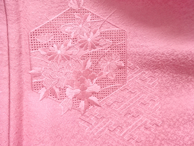  未使用品　亀甲に花模様刺繍付け下げ色無地着物